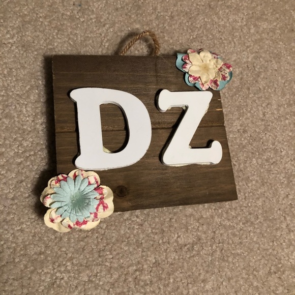 Delta Zeta Hanging Sign, small (roughly 4in), brown and white - Picture 1 of 1